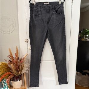 Levi's High-Rise Black Skinny Women's Jeans